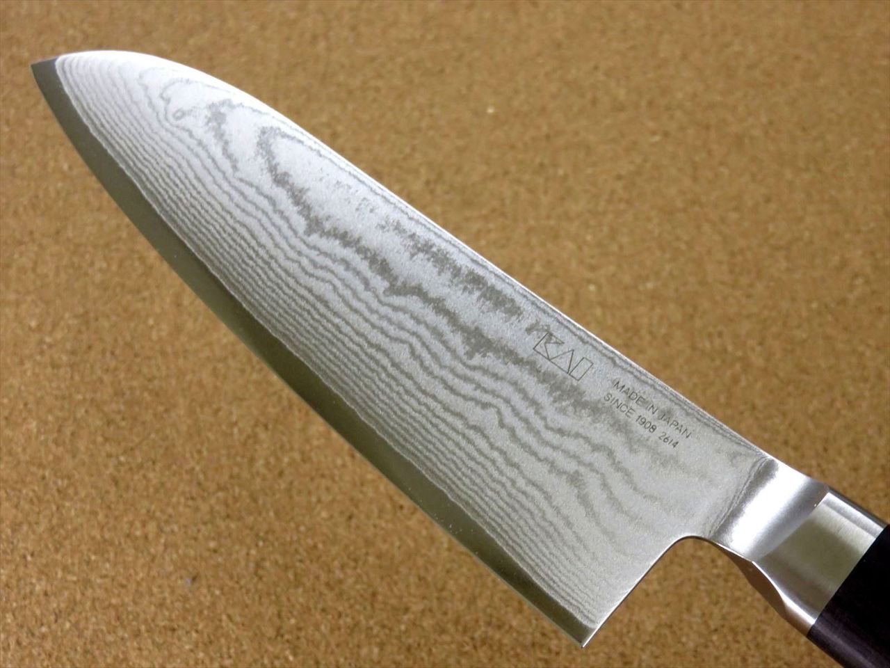 Japanese KAI MAGOROKU Kitchen Santoku Knife 165mm 6 1/2 in Damascus steel JAPAN