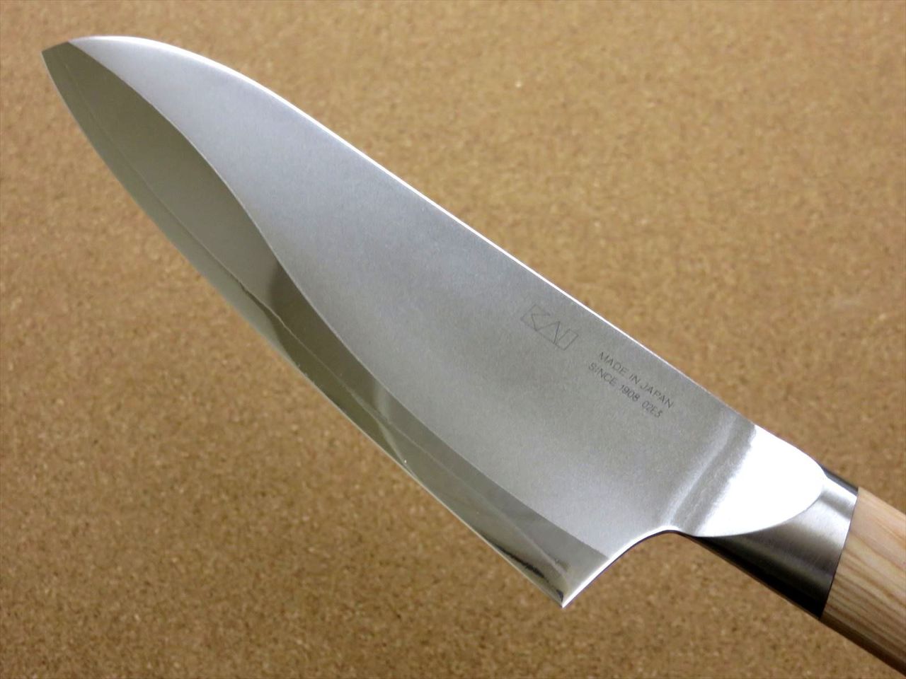 Japanese KAI SEKI MAGOROKU Kitchen Santoku Knife 165mm 6.5 inch 3 Layers JAPAN