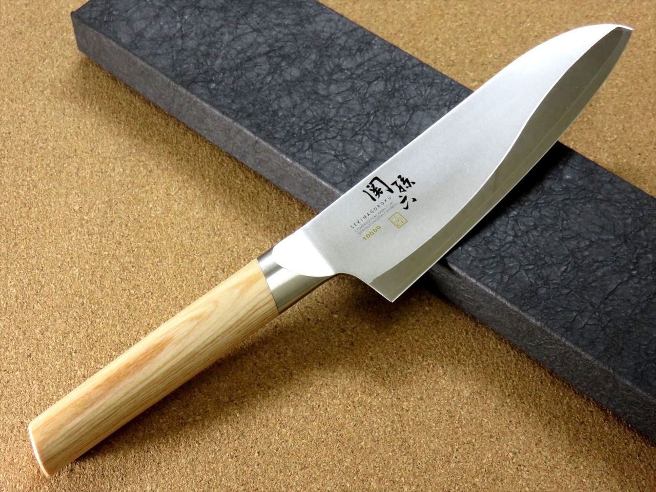 Japanese KAI SEKI MAGOROKU Kitchen Santoku Knife 165mm 6.5 inch 3 Layers JAPAN