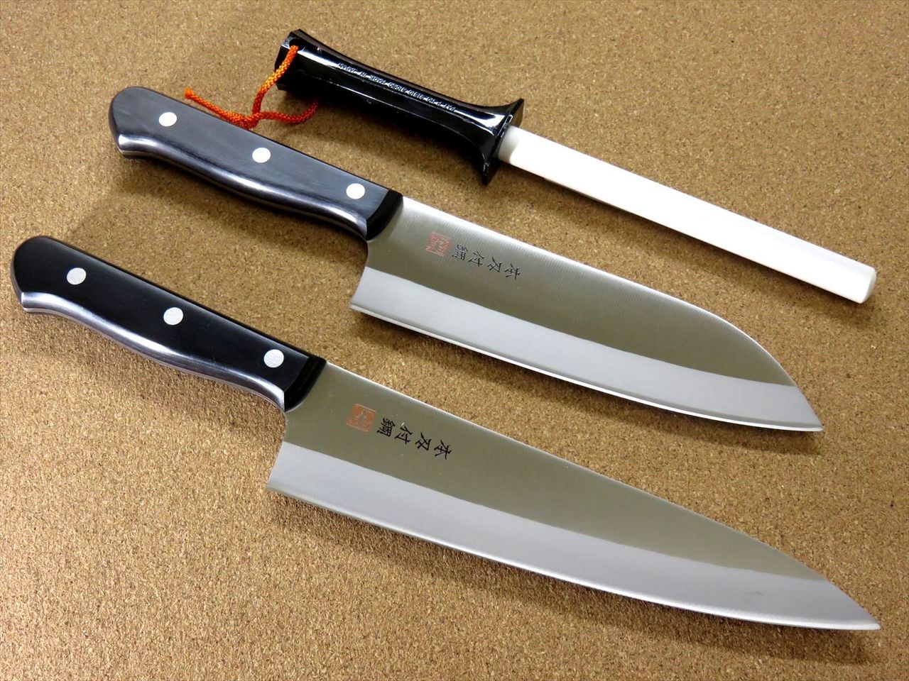 Japanese TS madam Gift set Kitchen Knives Chef's Santoku & Whetstone SEKI JAPAN