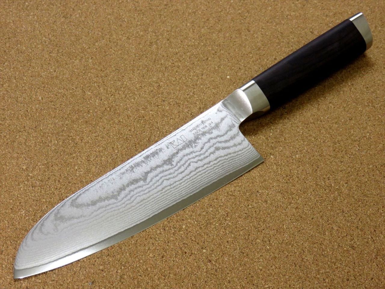 Japanese KAI MAGOROKU Kitchen Santoku Knife 165mm 6 1/2 in Damascus steel JAPAN