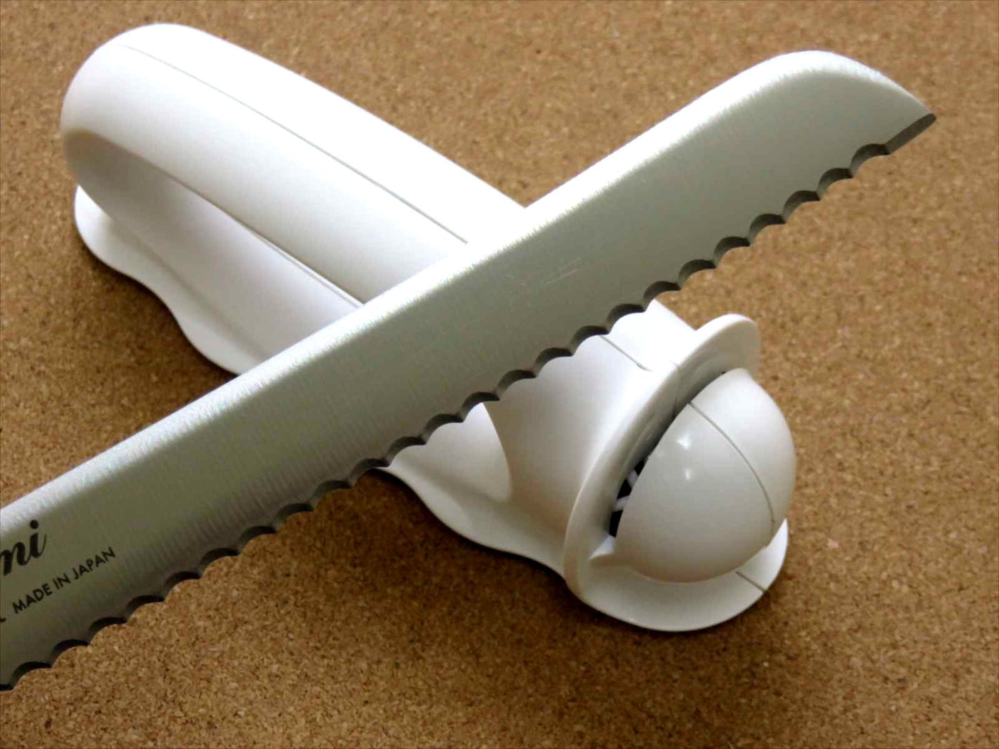 Japanese Kai Kitchen Bread Knife Sharpener for Wave Edged Blade Only SEKI JAPAN
