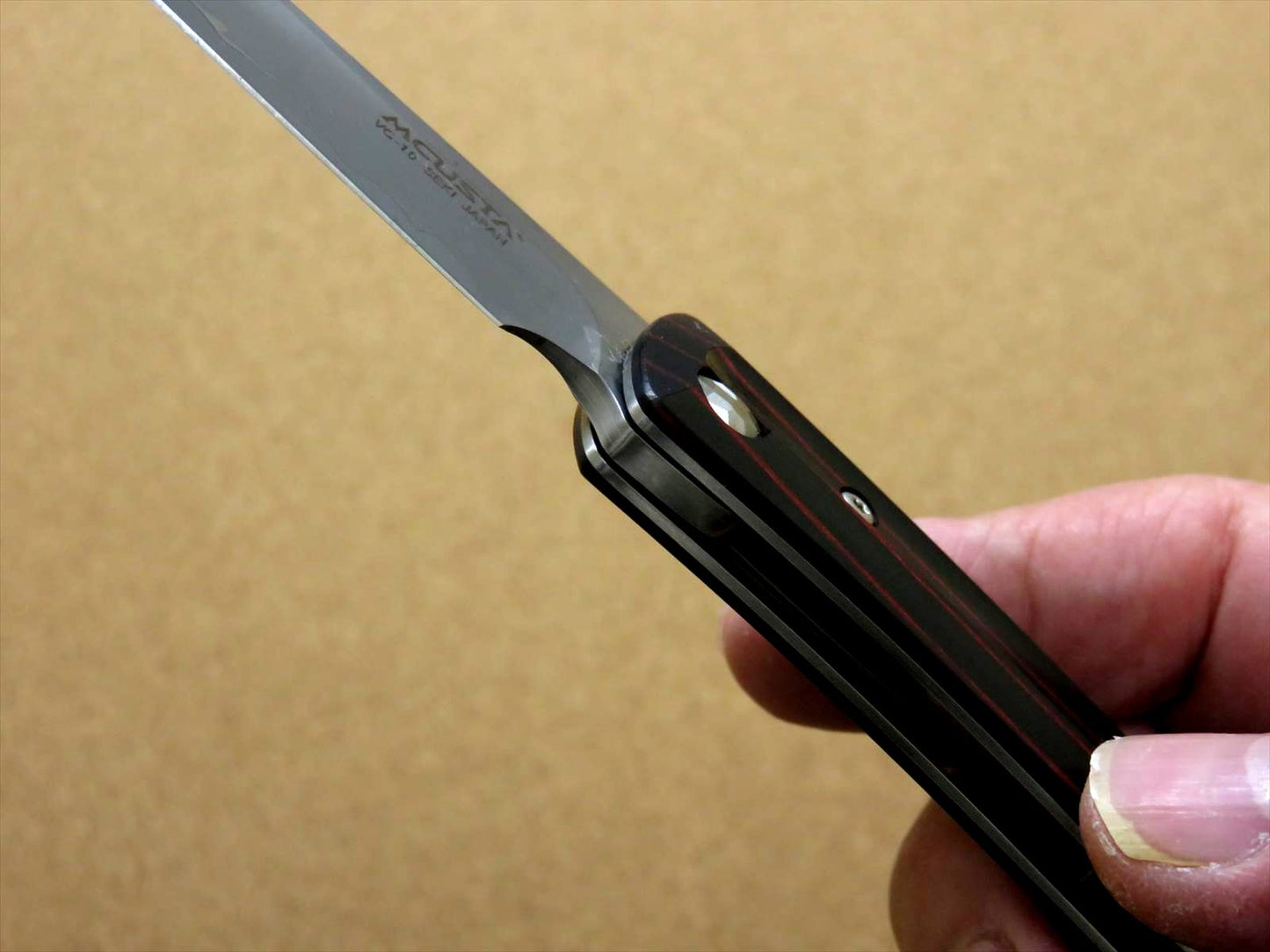 Japanese MCUSTA MC-019 FRICTION FOLDER Folding Knife VG-10 Red Black SEKI JAPAN