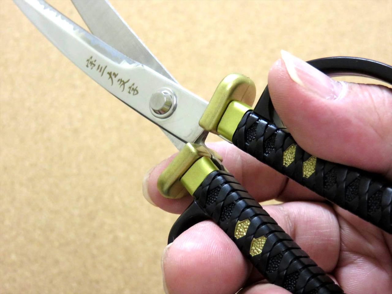 Japanese NIKKEN Samurai Design Paper Scissors Nobunaga Oda Right handed JAPAN