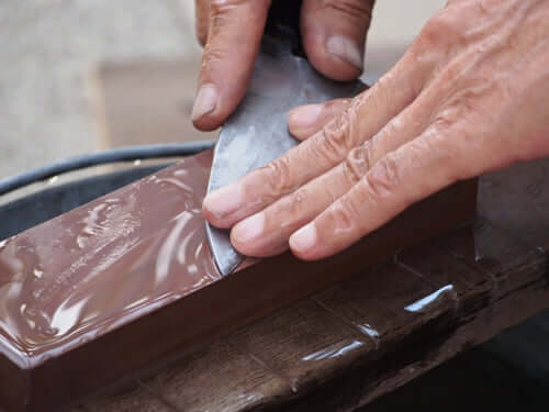 How to Use a Sharpening Stone